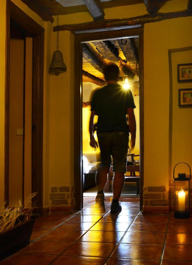 La Casita De Leire Pensionat Tamajon Eksteriør billede