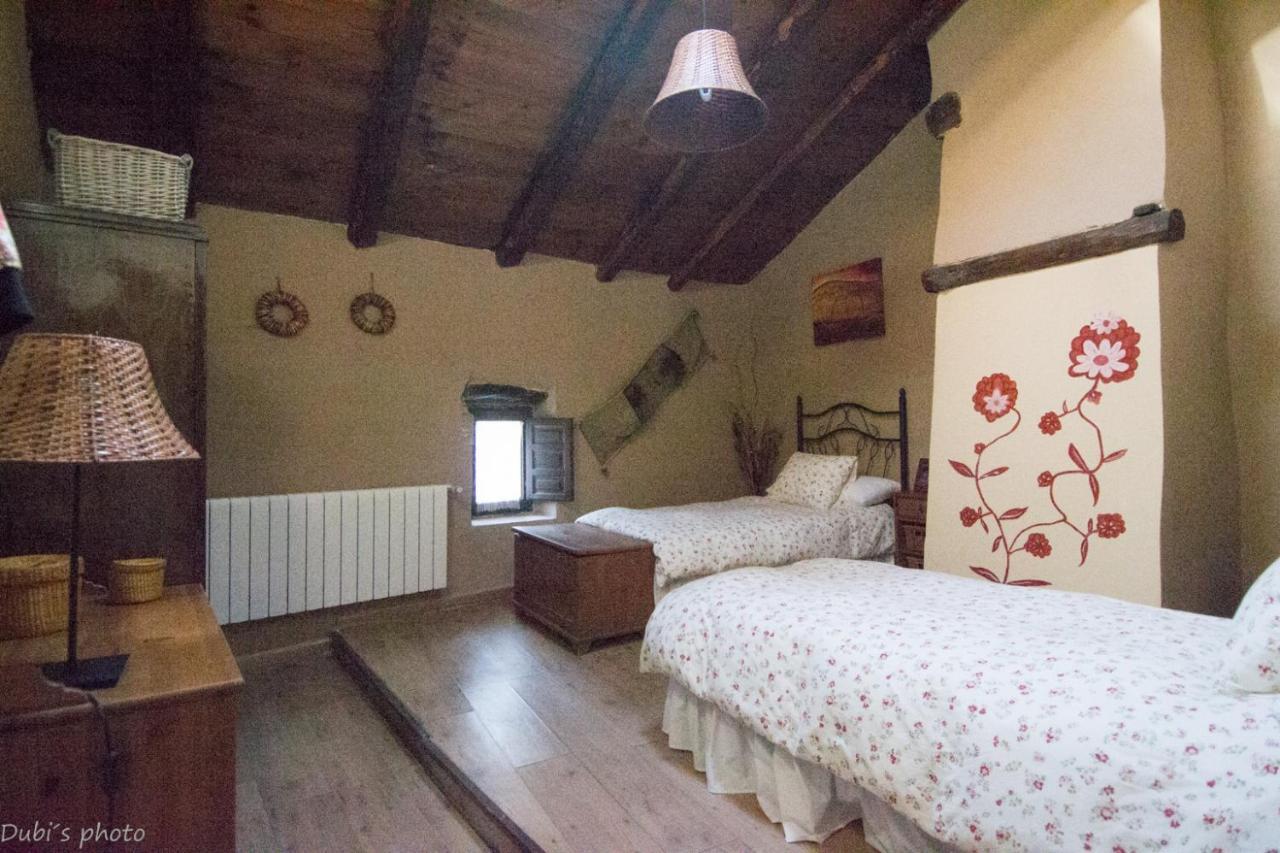 La Casita De Leire Pensionat Tamajon Eksteriør billede